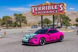 EV Madness Terribles Pink Taycan